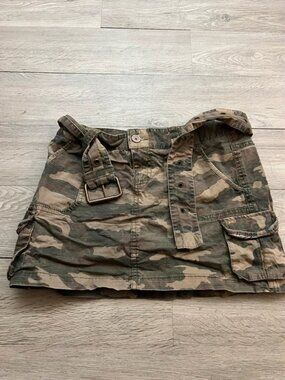 Camo skirt size 1